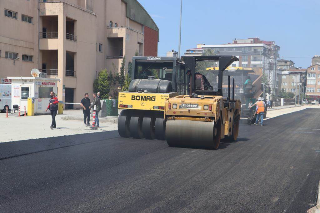 BÜYÜKŞEHİR’DEN ÜNYE’YE SICAK ASFALT